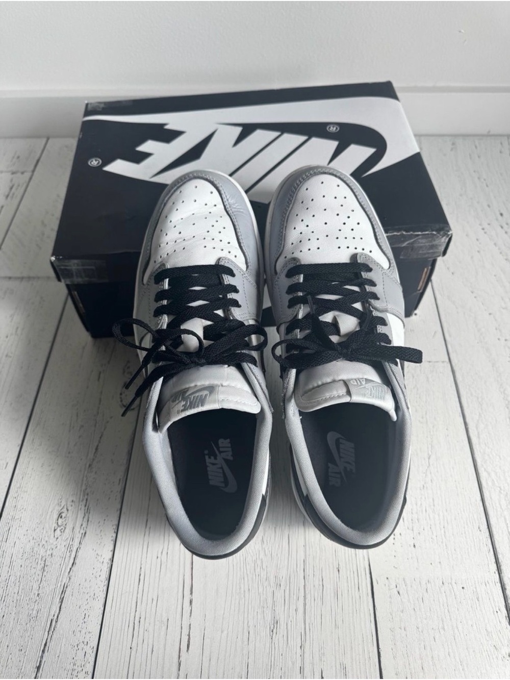 Air Jordan 1 Low OG - Wolf Grey and White - Picture 5 of 7